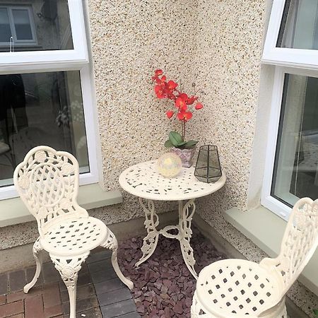 Naas 2 Bedroom Back Garden Escape Exterior foto